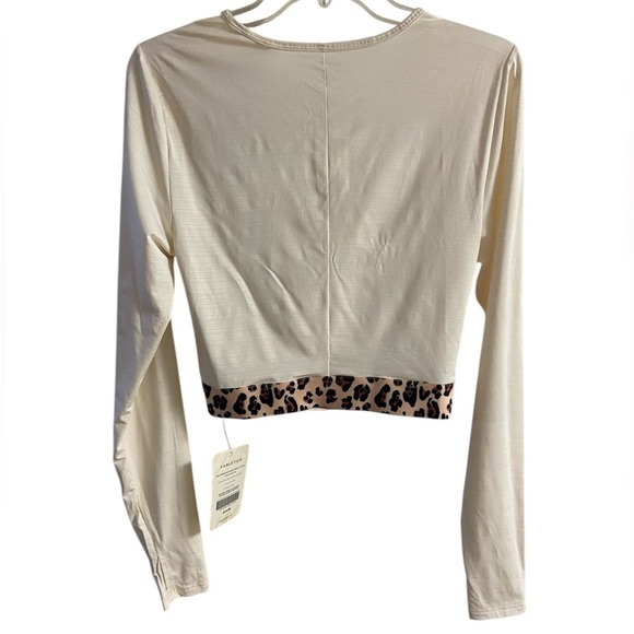 Fabletics twist front cropped top eco conscious fitted Large NWT $49.95 - Picture 3 of 11